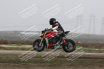 media/Nov-29-2025-TrackDaz (Sat) [[10ae2d9bce]]/B Group/Session 4 (Wheelie Bump)/